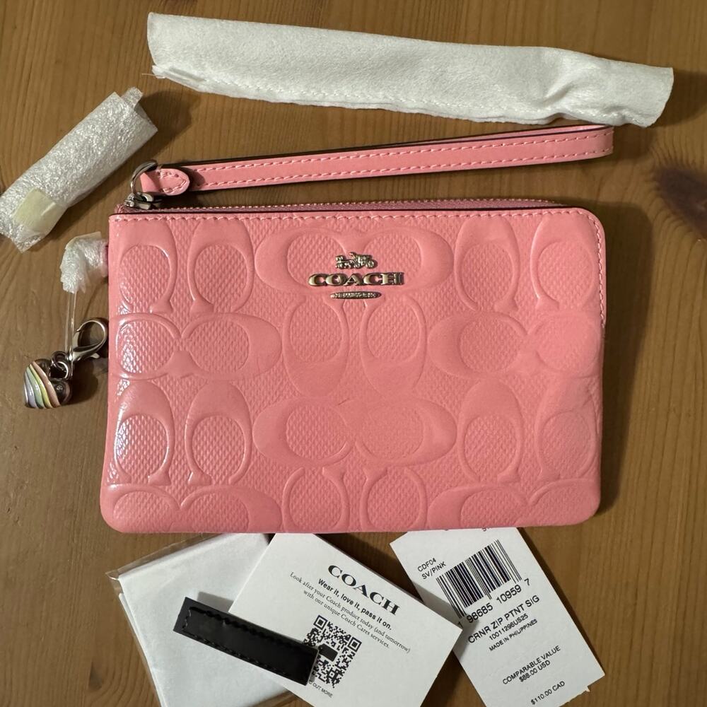 NWT ❤️ Coach Corner Zip Wristlet In Signature Leather With Heart Charm - Picture 6 of 10